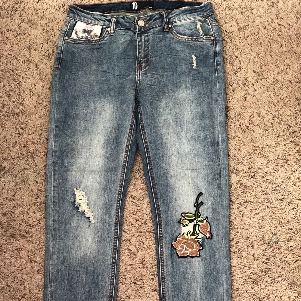 Distressed Embroidered Jeans - Picture 2 of 3